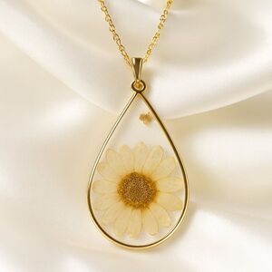 Teardrop Resin Pendant Necklace w/ Preserved Daisy & Gold Accents Women Jewelry
